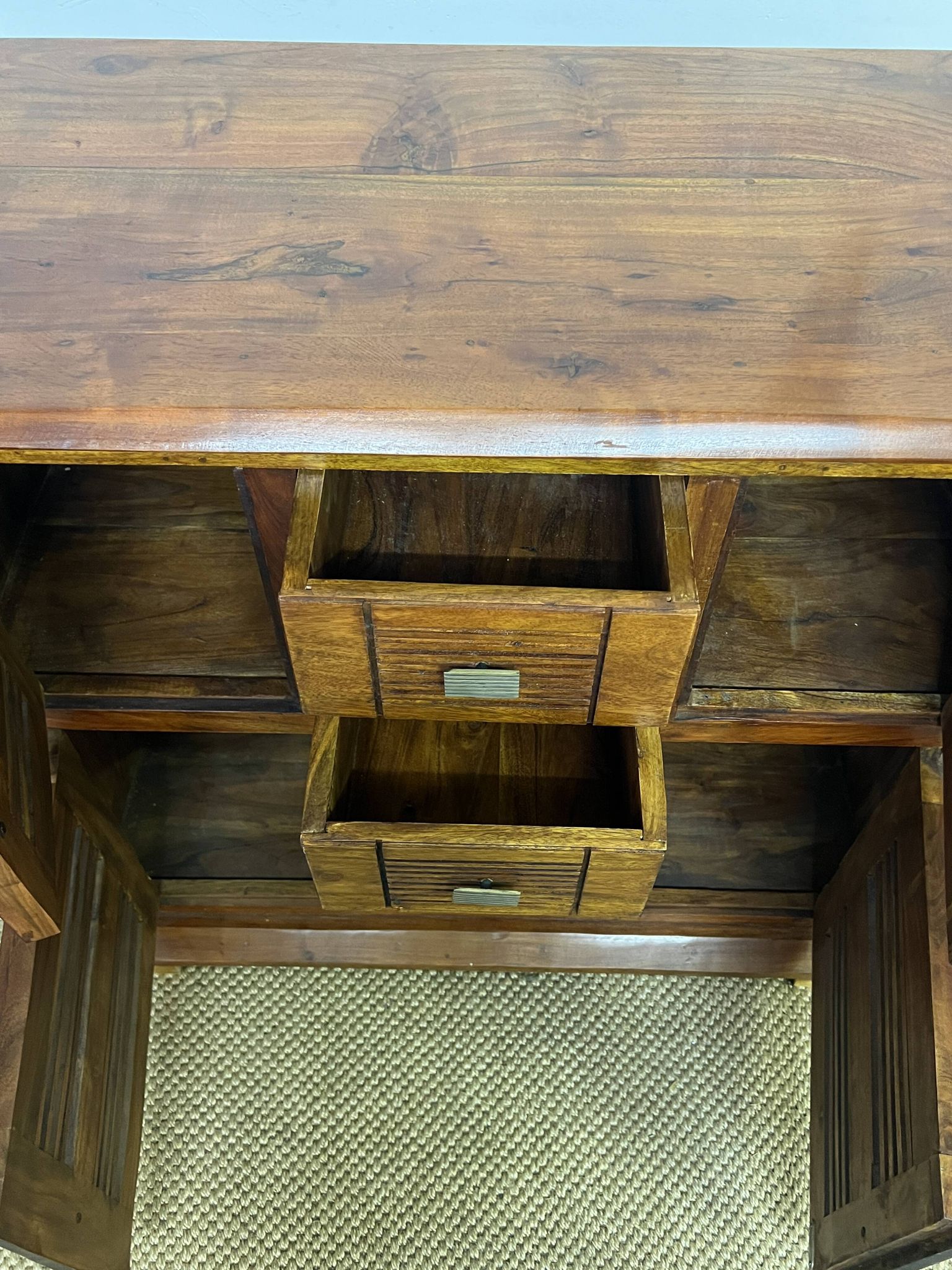 Solid acacia wood sideboard 4 doors, 2 drawers
