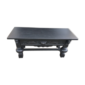 Table basse noire travaillee