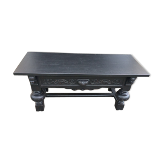 Table basse noire travaillee