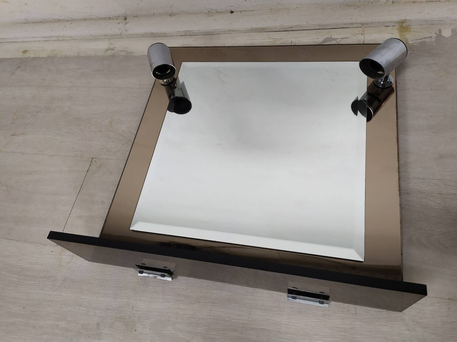 Vintage illuminated bathroom mirror