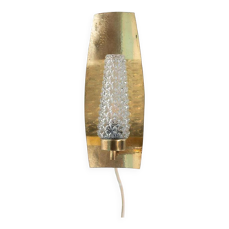 Vintage glass wall sconce from the 1960s in brass, mid-century light.