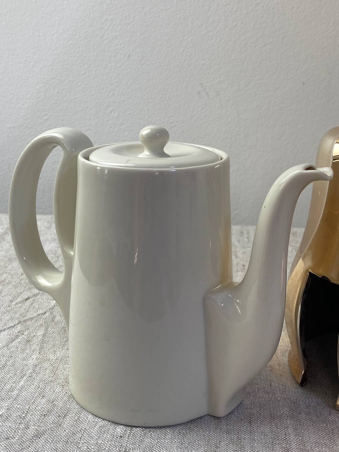 HKE porcelain thermal teapot