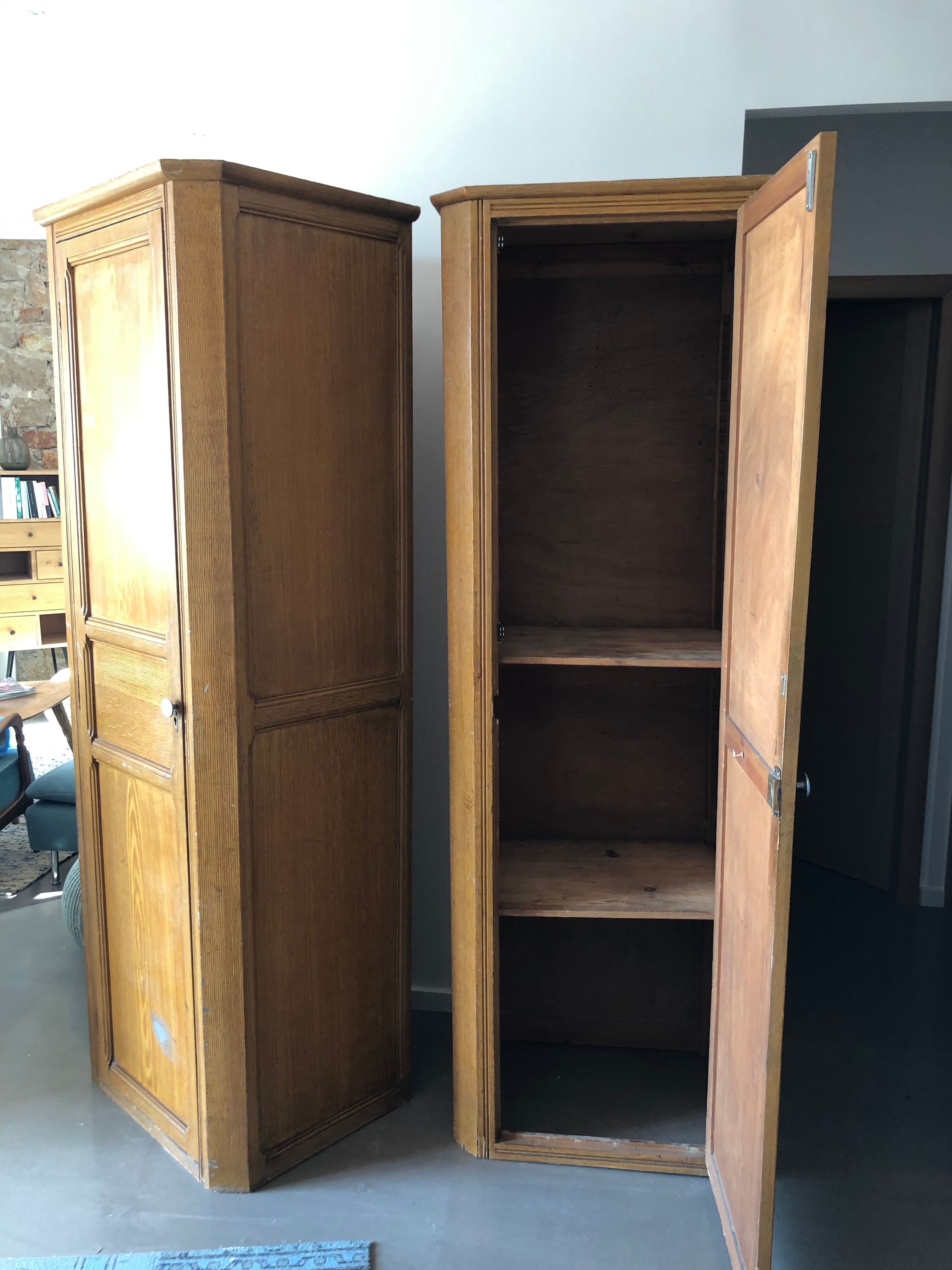 1950s boarding-angle closets