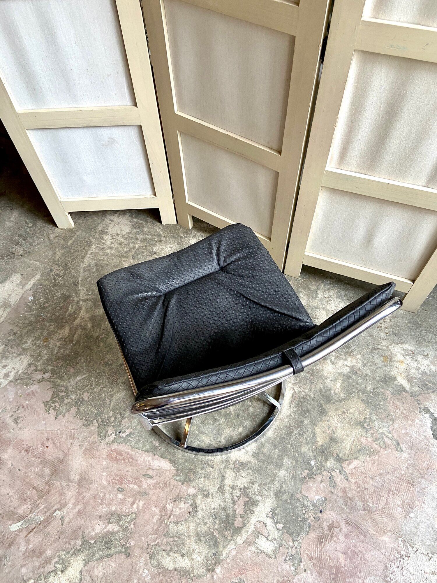 2 chairs in chromed metal and black woven skaï 1970s