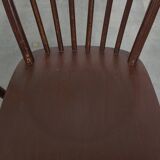 Set of 4 wooden vintage in English style Windsor slat chairs from the 70s.
