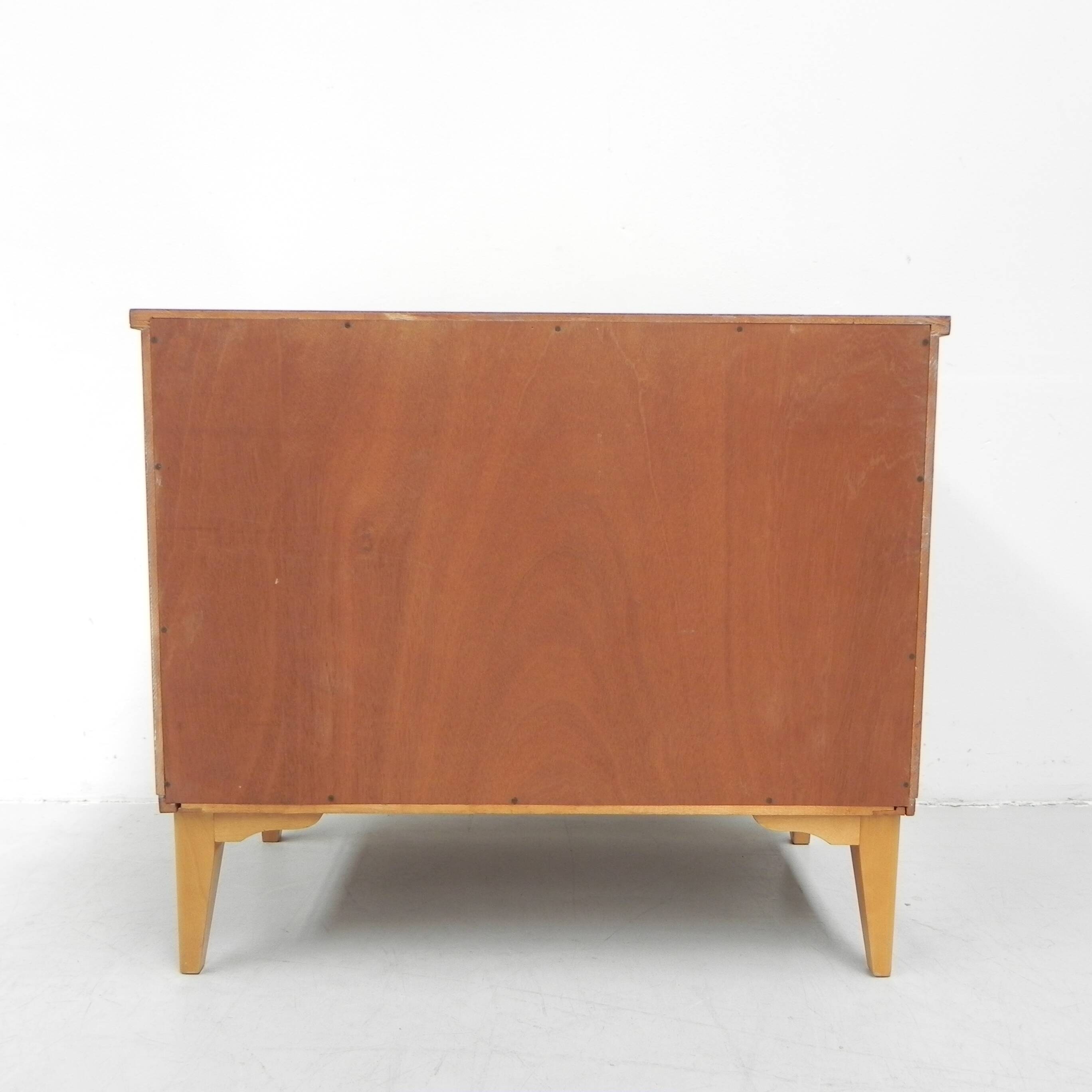 Vintage chest of drawers with 3 drawers