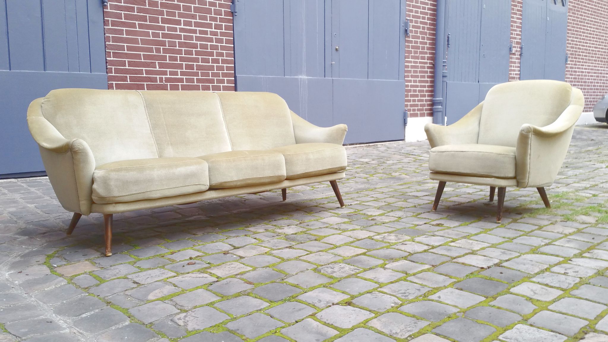 Set canapé / 1 fauteuil année 50 60 dans son jus