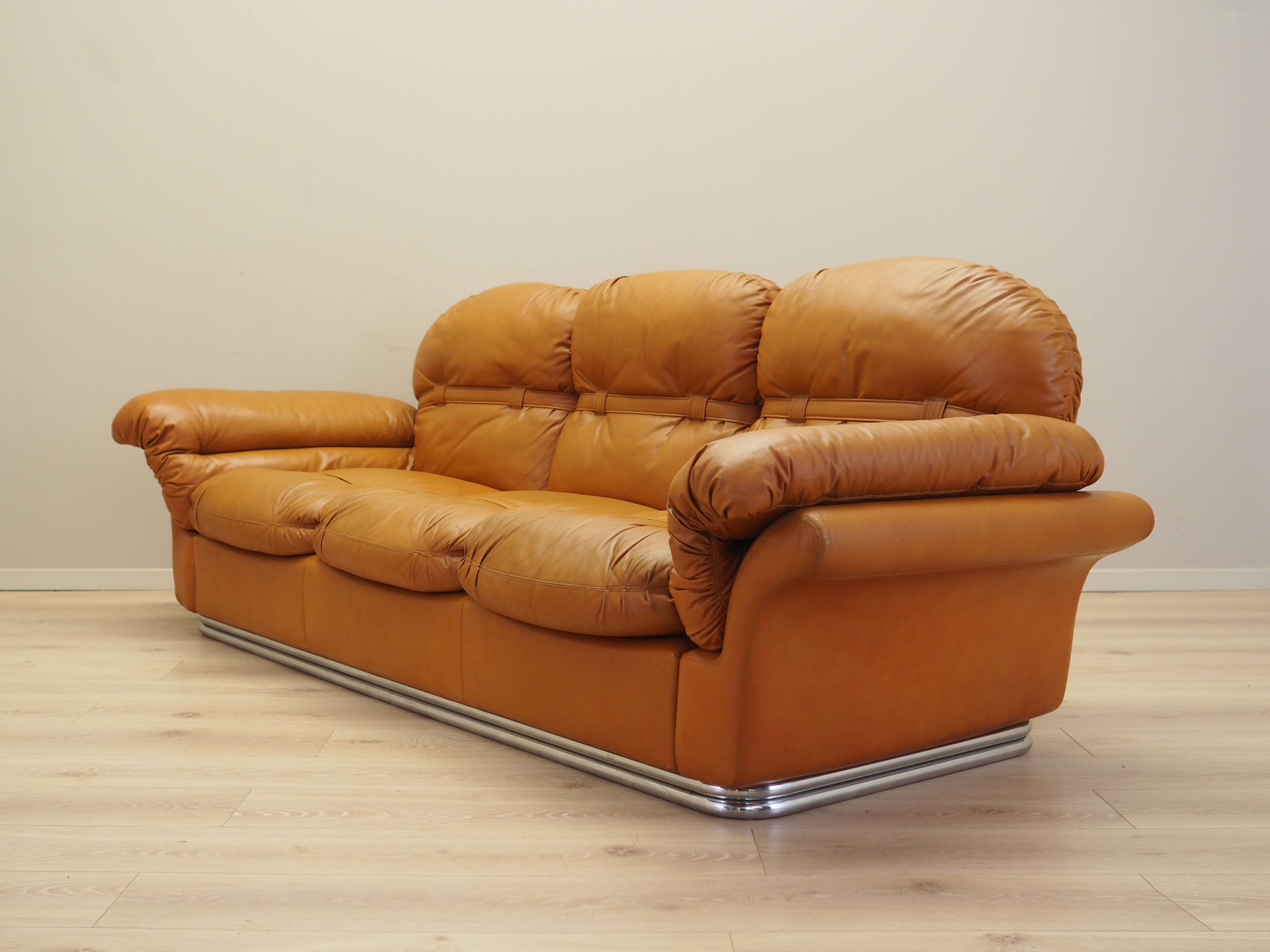 Canapé en cuir orange, design Space Age, années 1960, production : Italie