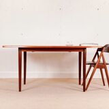 Scandinavian dining table with double extension
