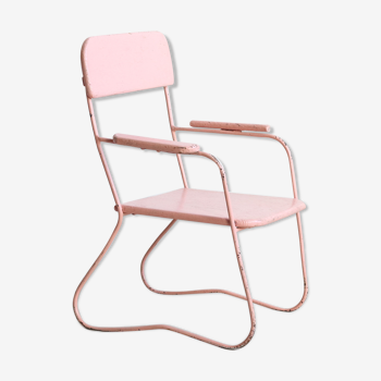 Chaise enfant en bois et métal peints en rose