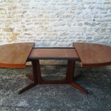 Scandinavian table