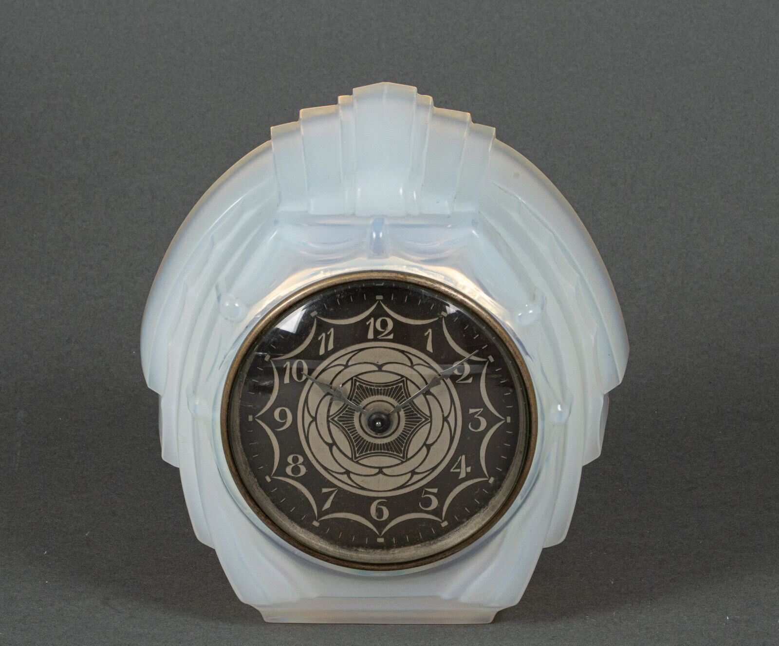 Pendule par Marius Sabino 1930