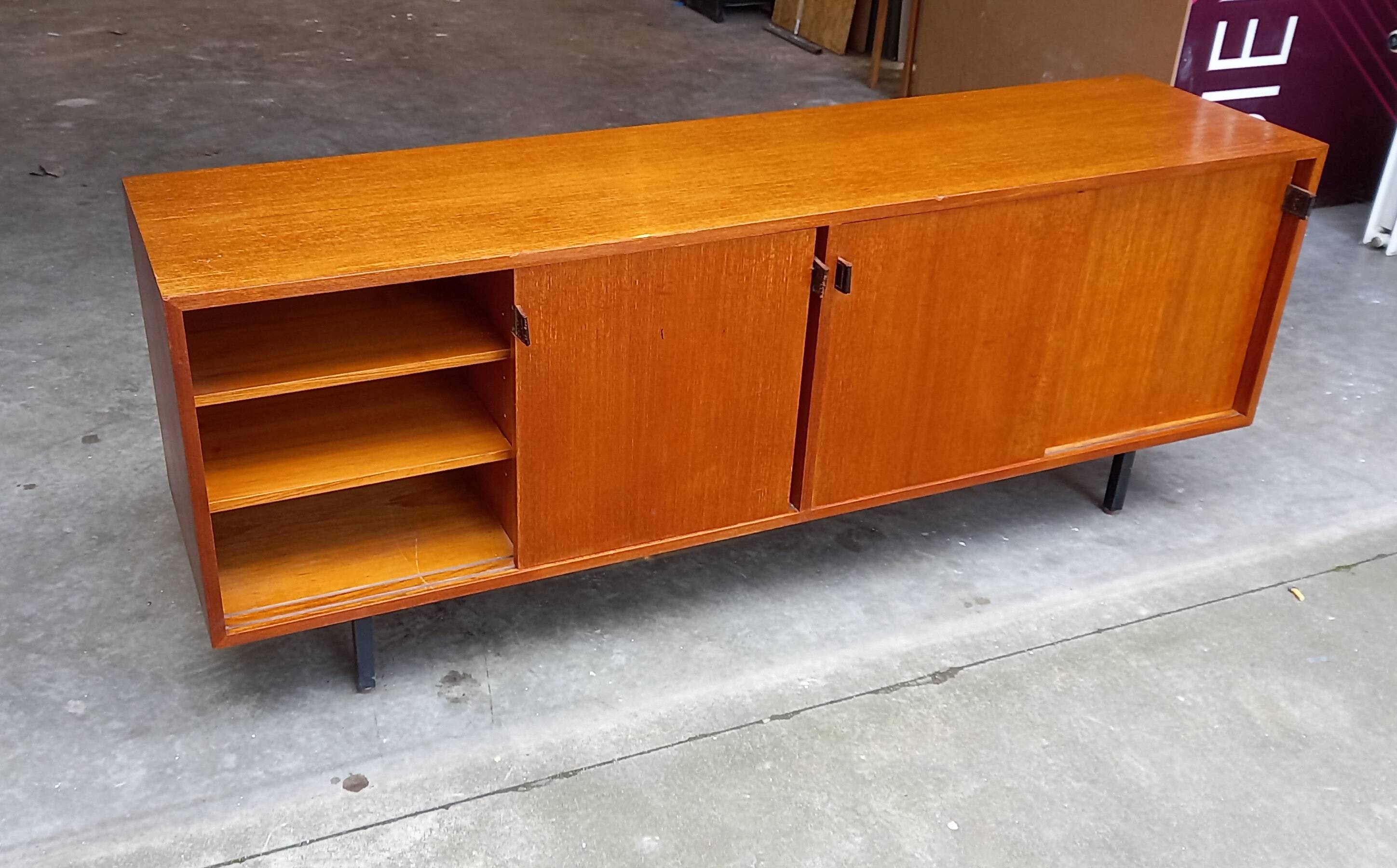 Florence Knoll sideboard in walnut 1960's
