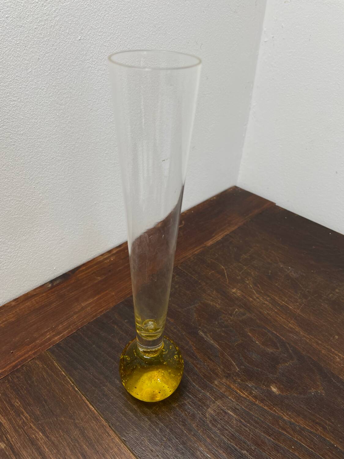 Vase bourgeon en verre à bulles