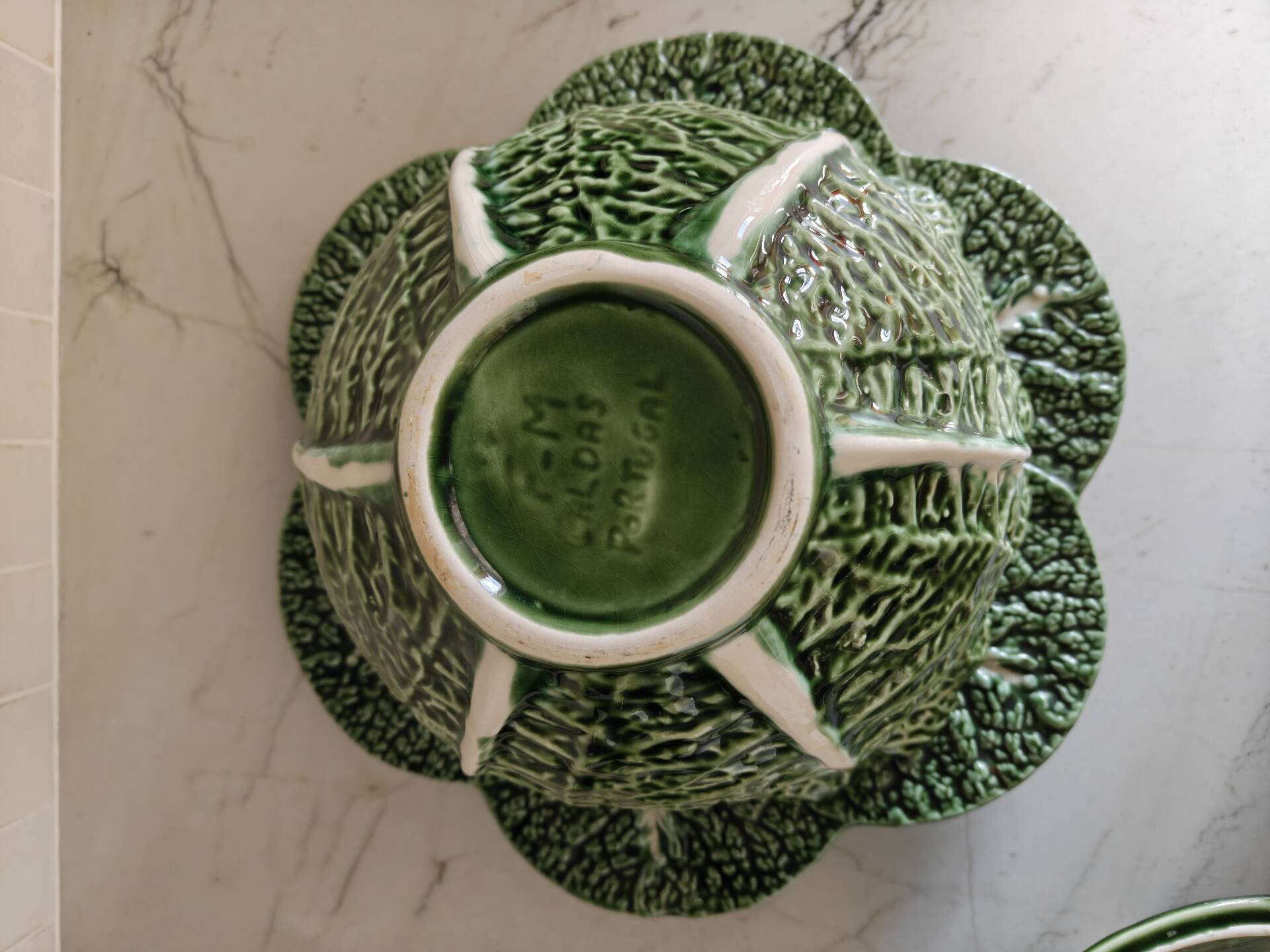 Chou soup tureen