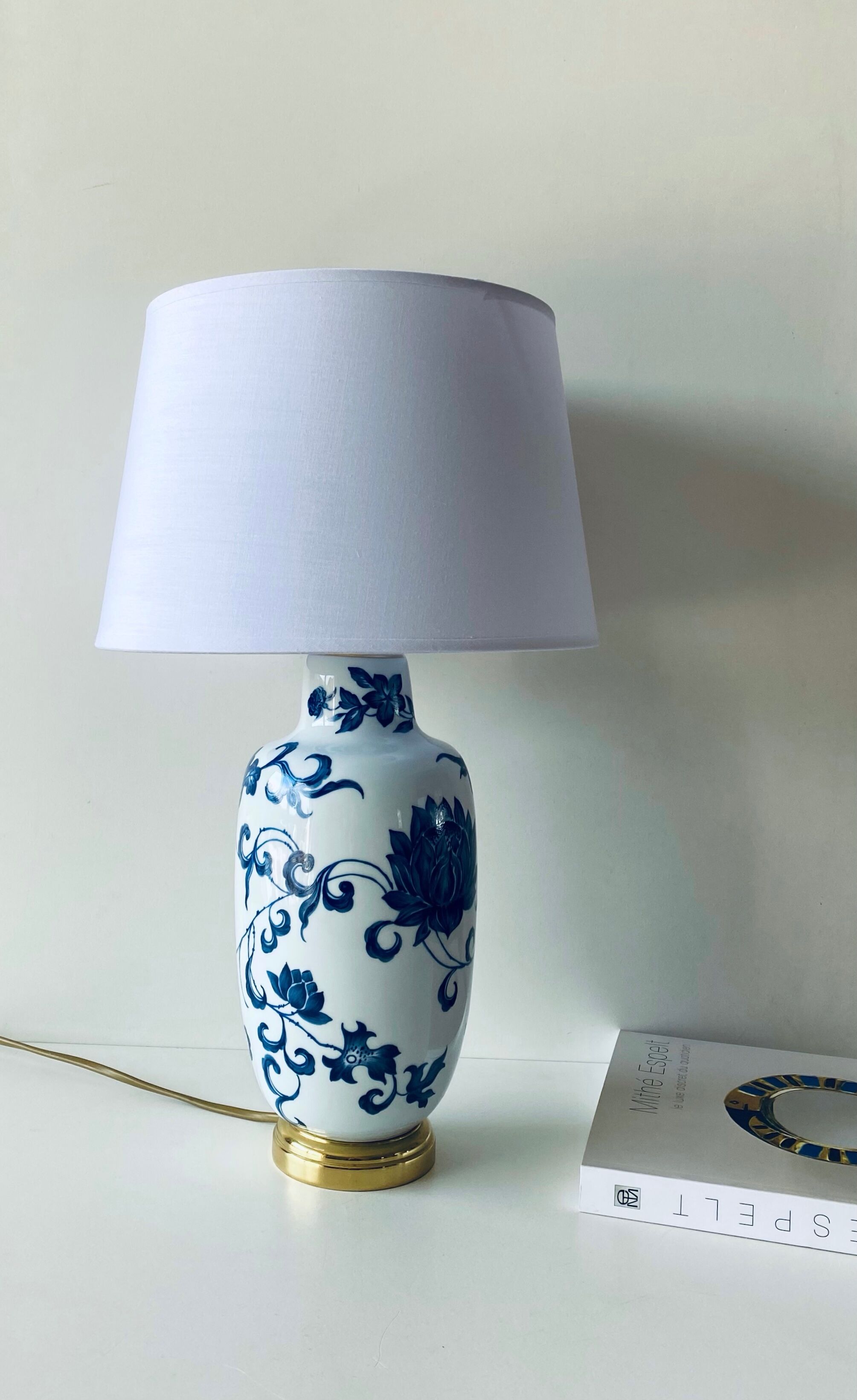 Paris porcelain lamp