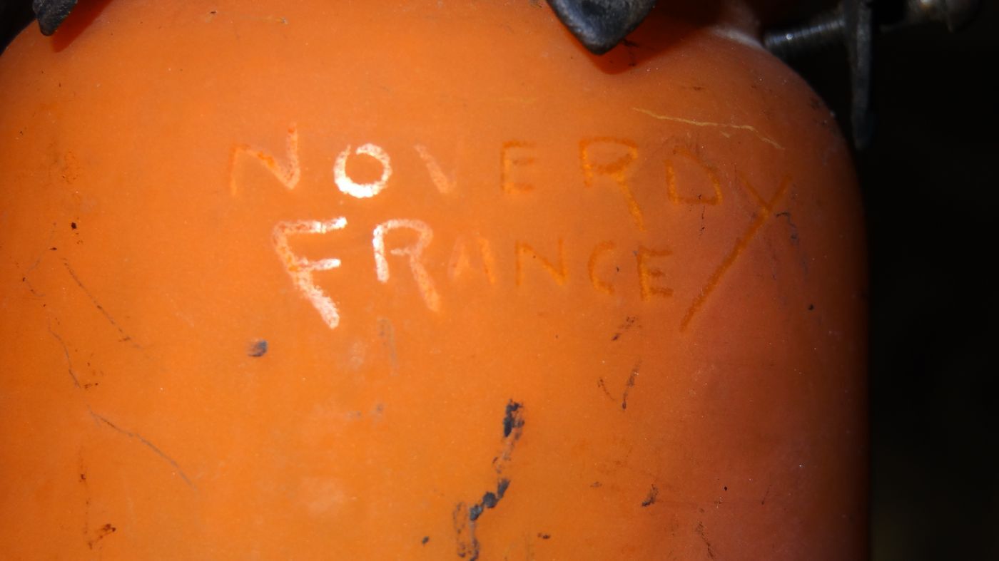 Art Deco Lustre Noverdy France in beaten iron