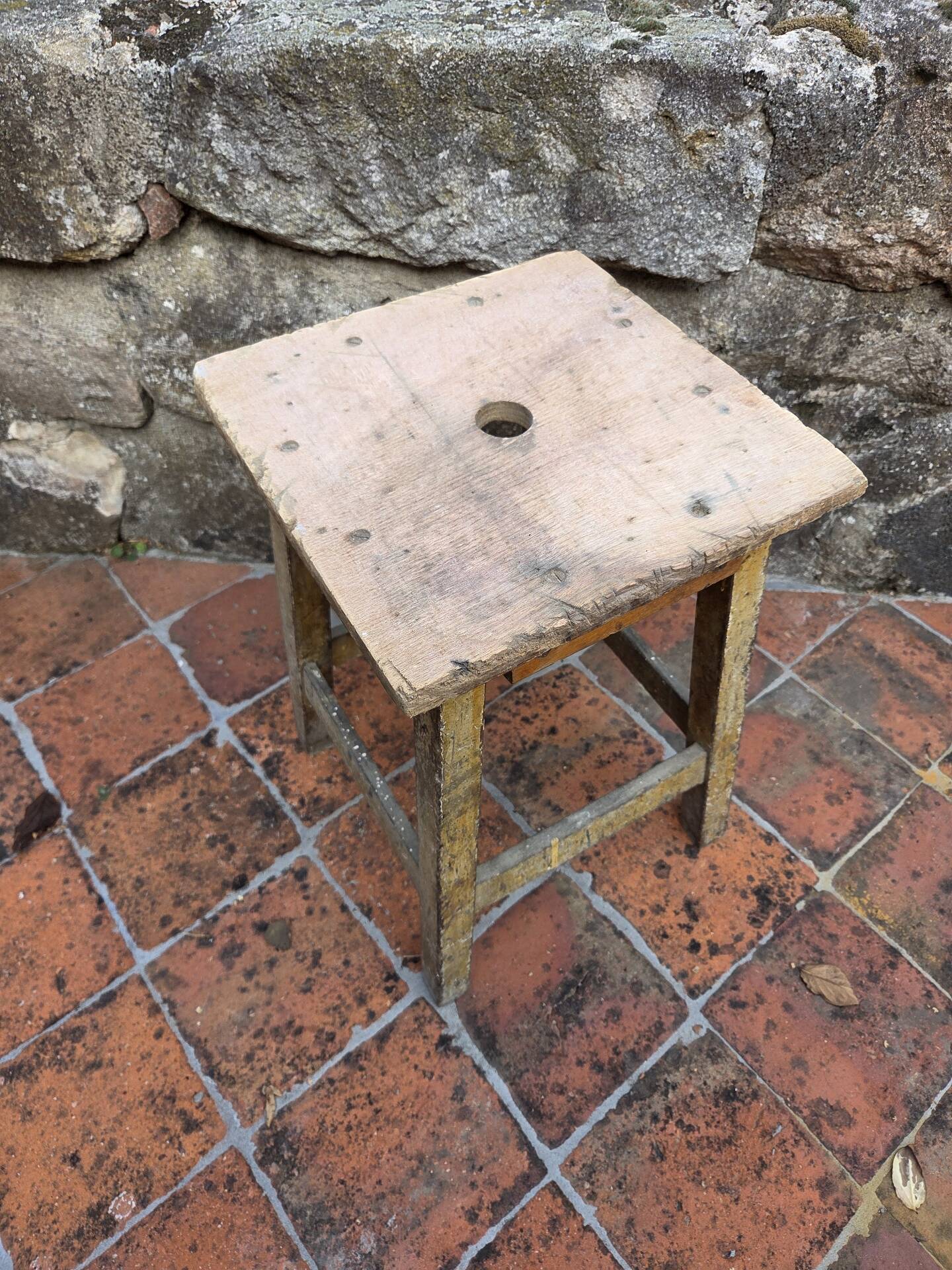 Workshop stool in wood