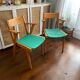 Lot de deux fauteuils Bridge Skaï pieds compas. Fauteuils scandinave vintage.