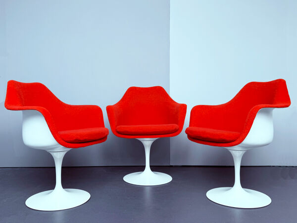 Chaise Tulipe – fauteuil pivotant rouge, par Eero Saarinen pour Knoll International, Italie, années 1960.