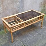 Table basse en rotin et verre fumé