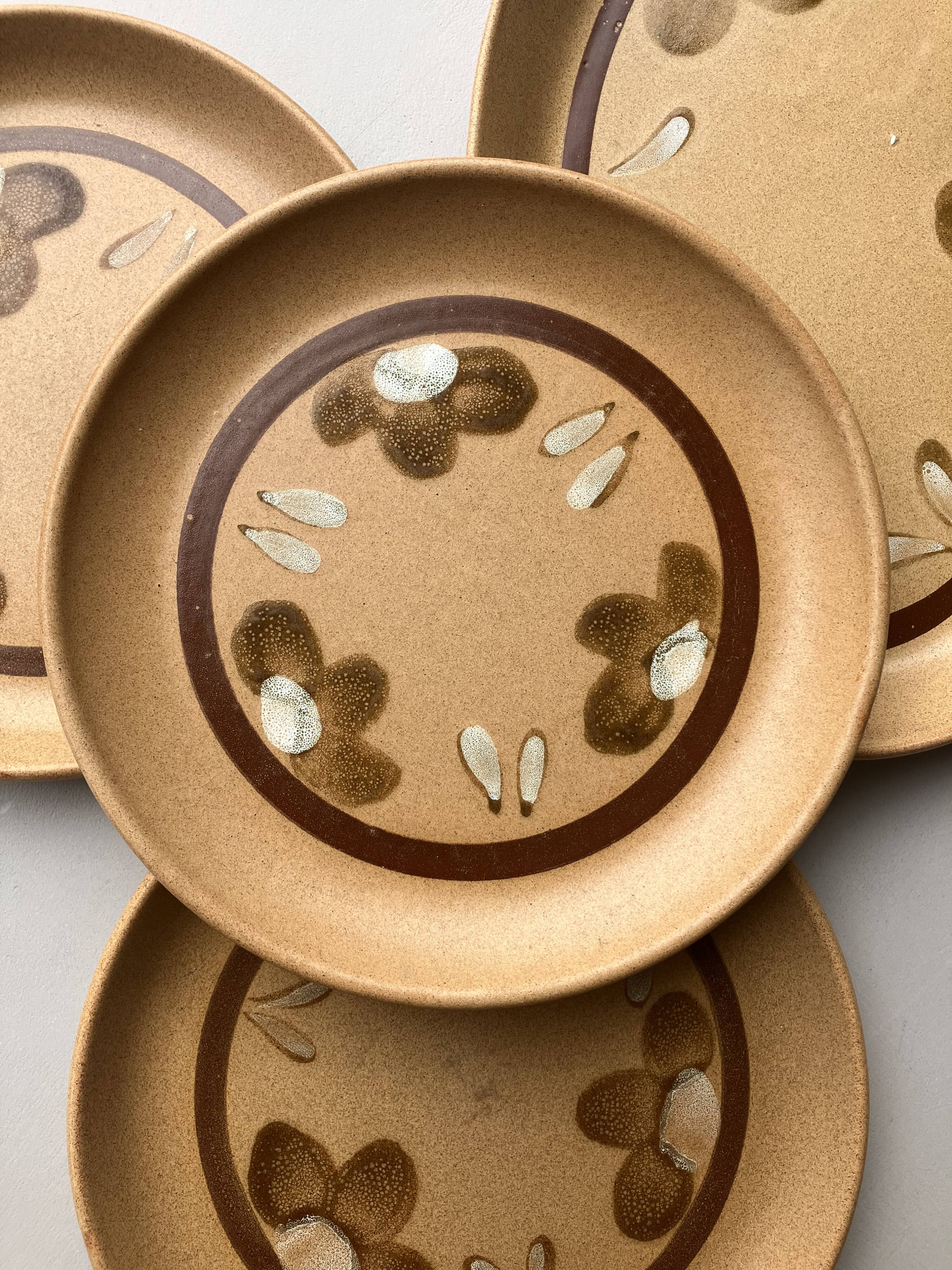 Flat plates and oval dish Sarreguemines 1970s Chamonix