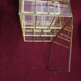 Petite vitrine en laiton et verre.