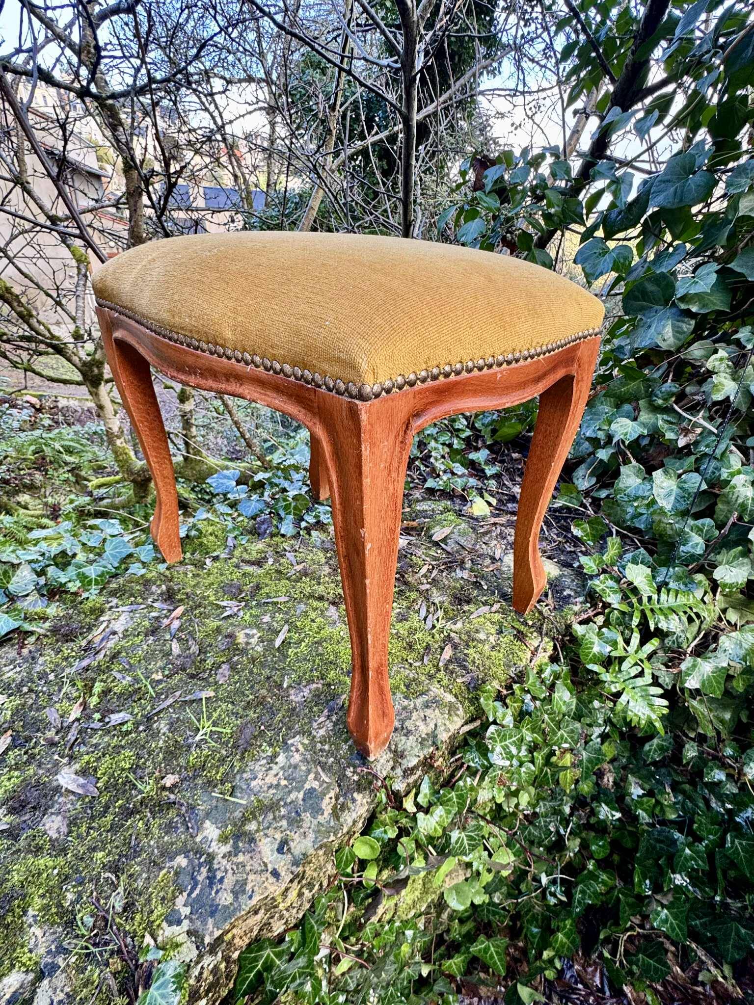 Large studded footrest in Louis XV style