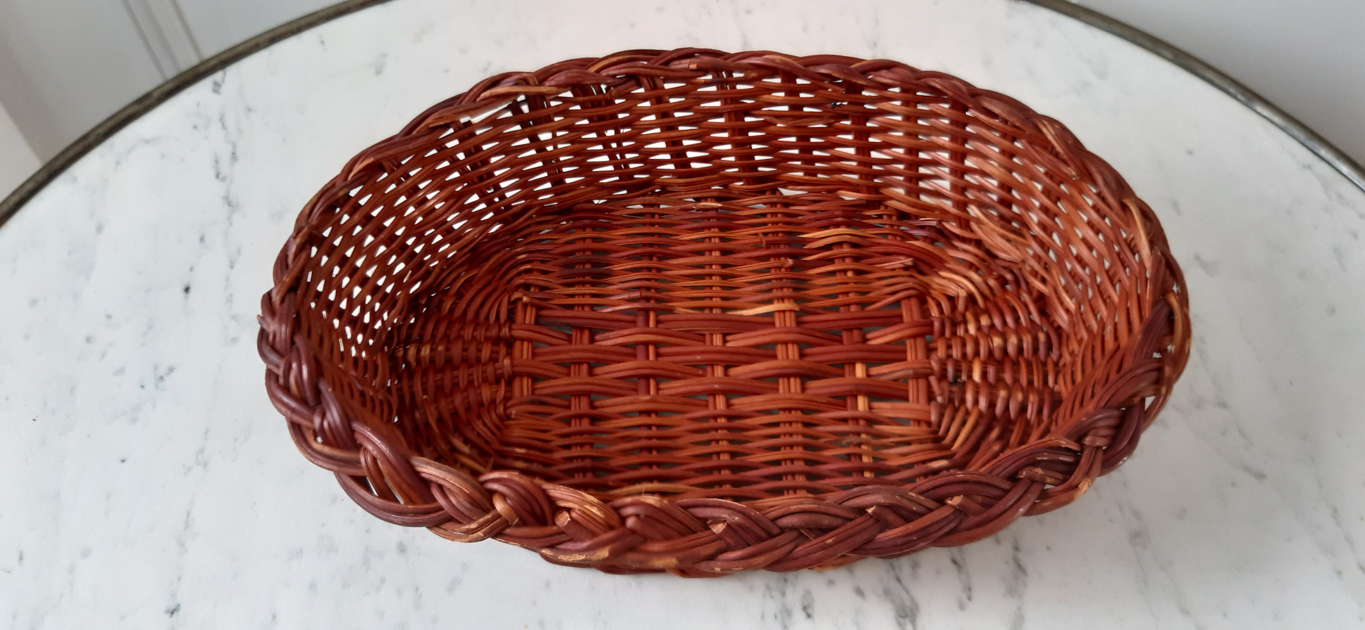70s wicker basket / basket