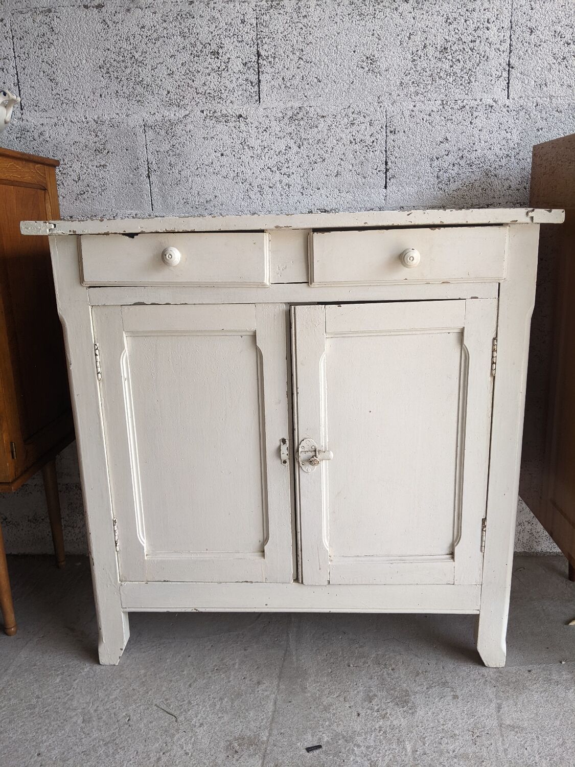 White Parisian buffet