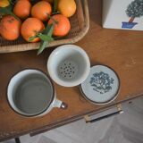 Blue flower tisanière