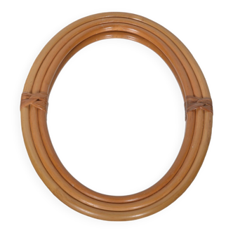 Oval rattan mirror