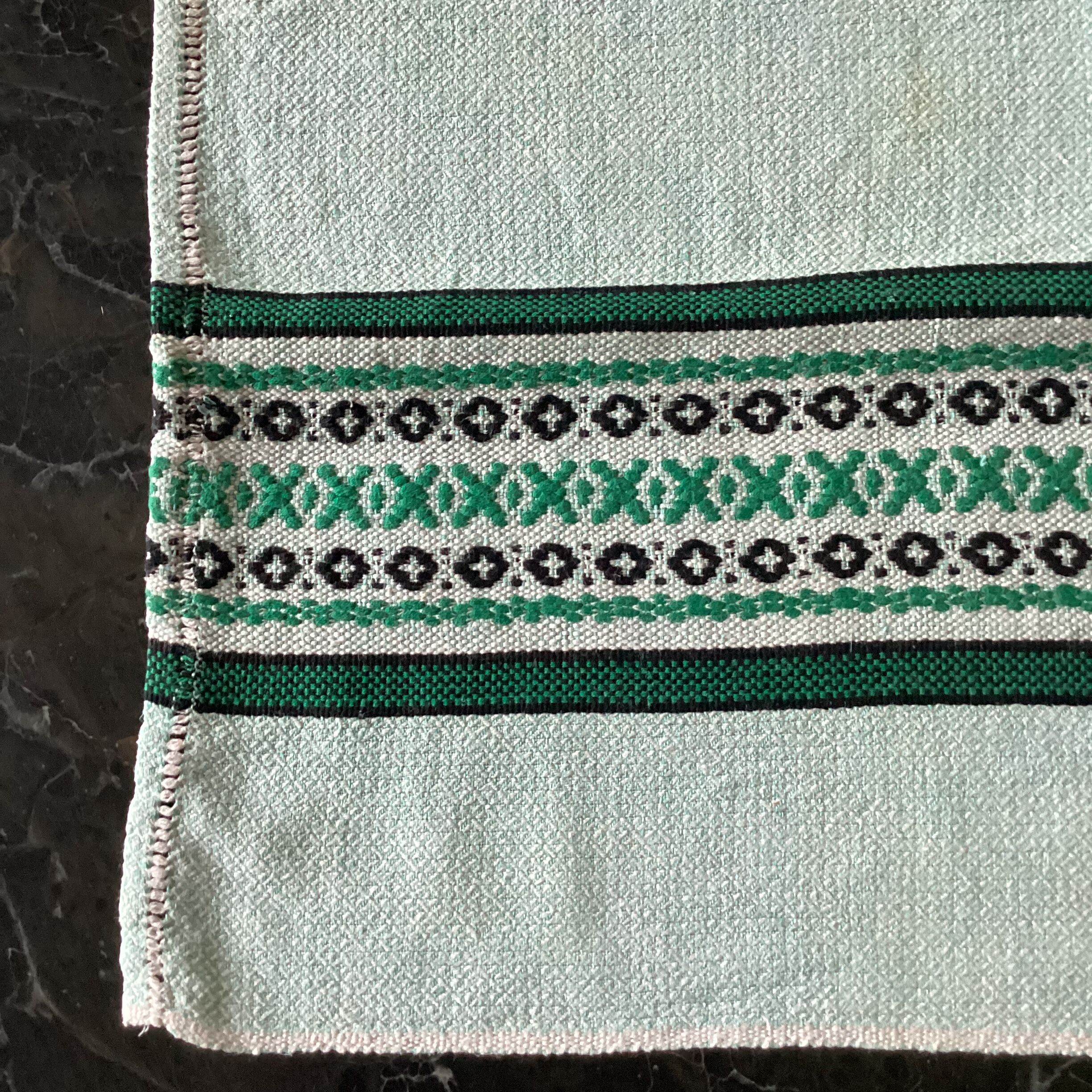 Set of 7 napkins in cotton / linen vintage light green color