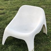 Salon de jardin avec 4 fauteuils et 1 table basse