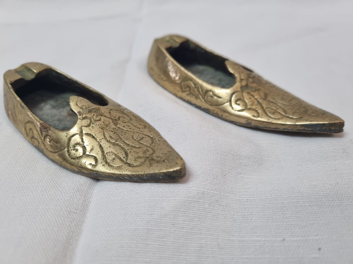 Brass slipper ashtrays, 1980