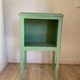 Green bedside