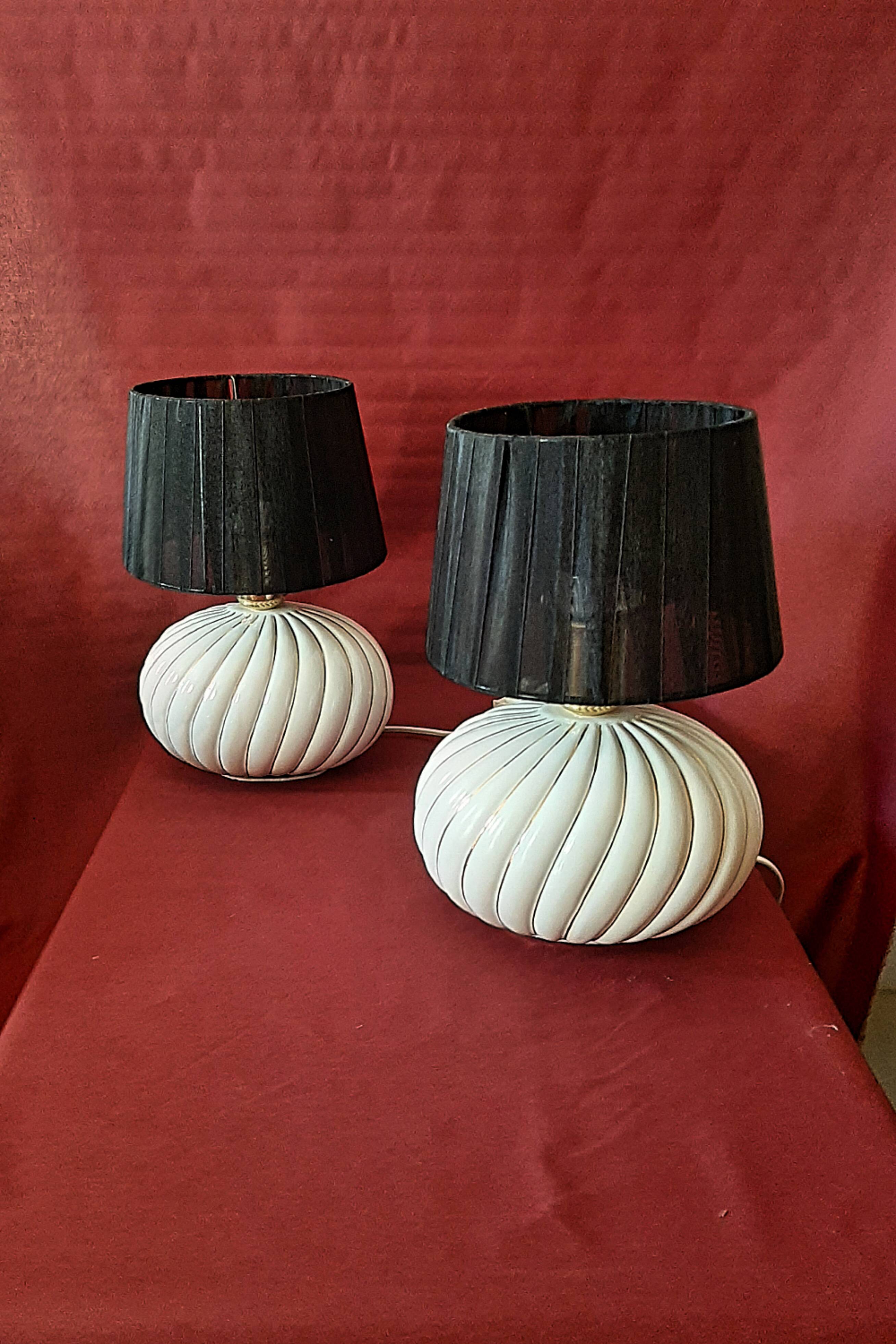 Mid Century Modern porcelain lamp with gold lines Italian design of the 1970s (two available)