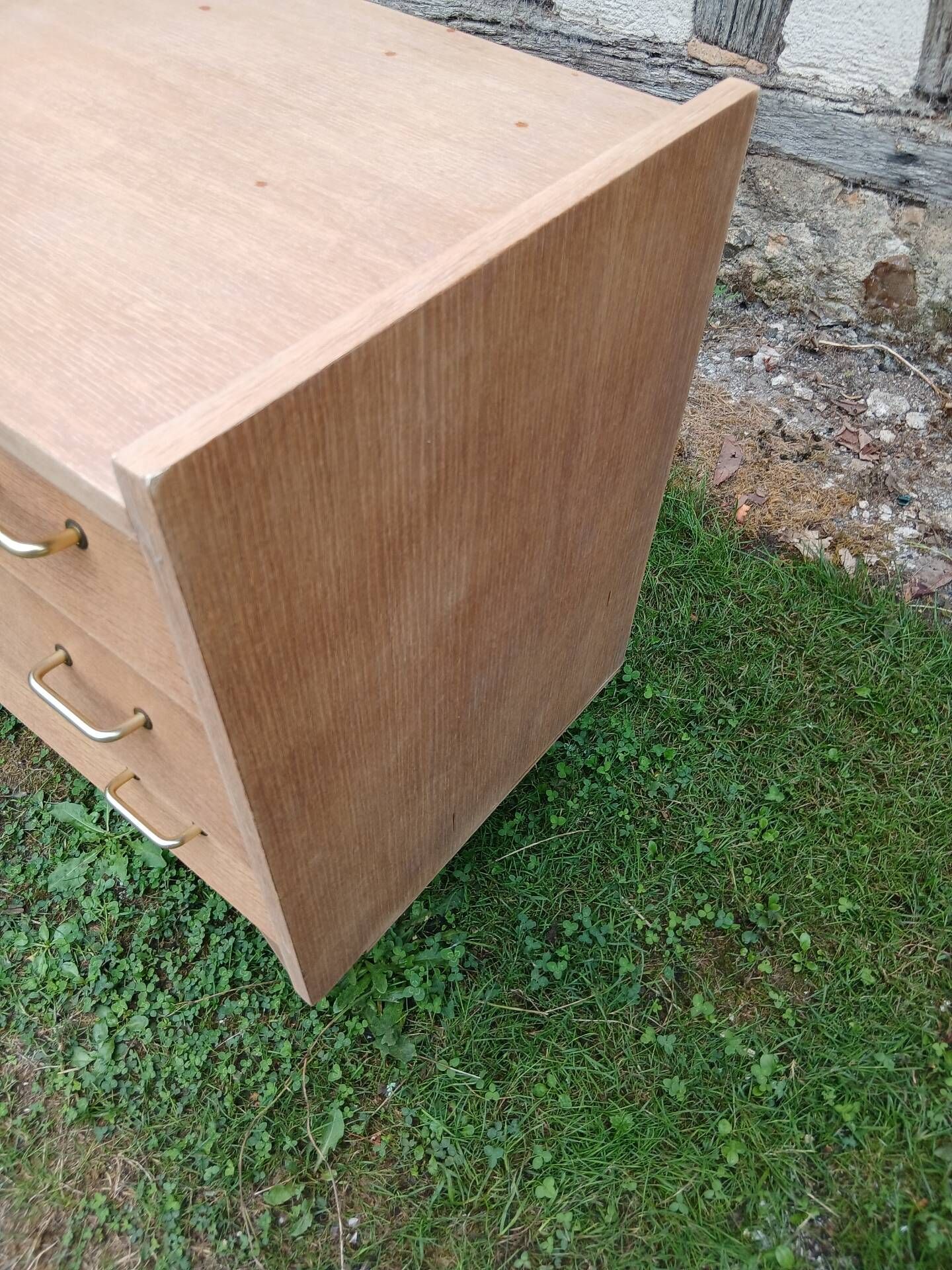 Commode 3 tiroirs pieds compas bois brut