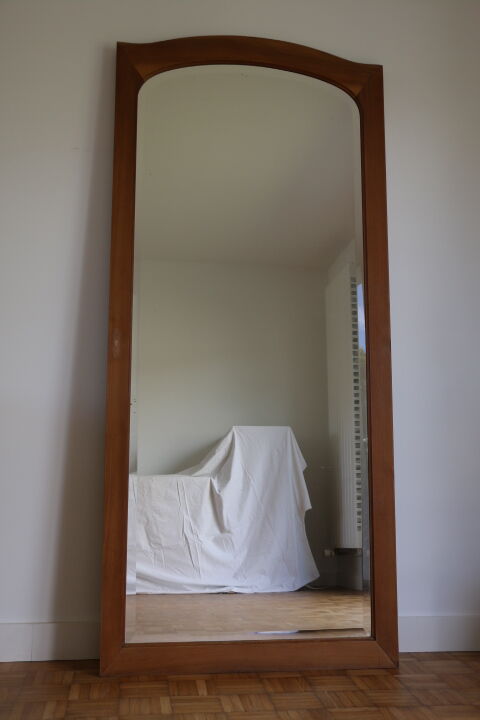 Beveled mirror