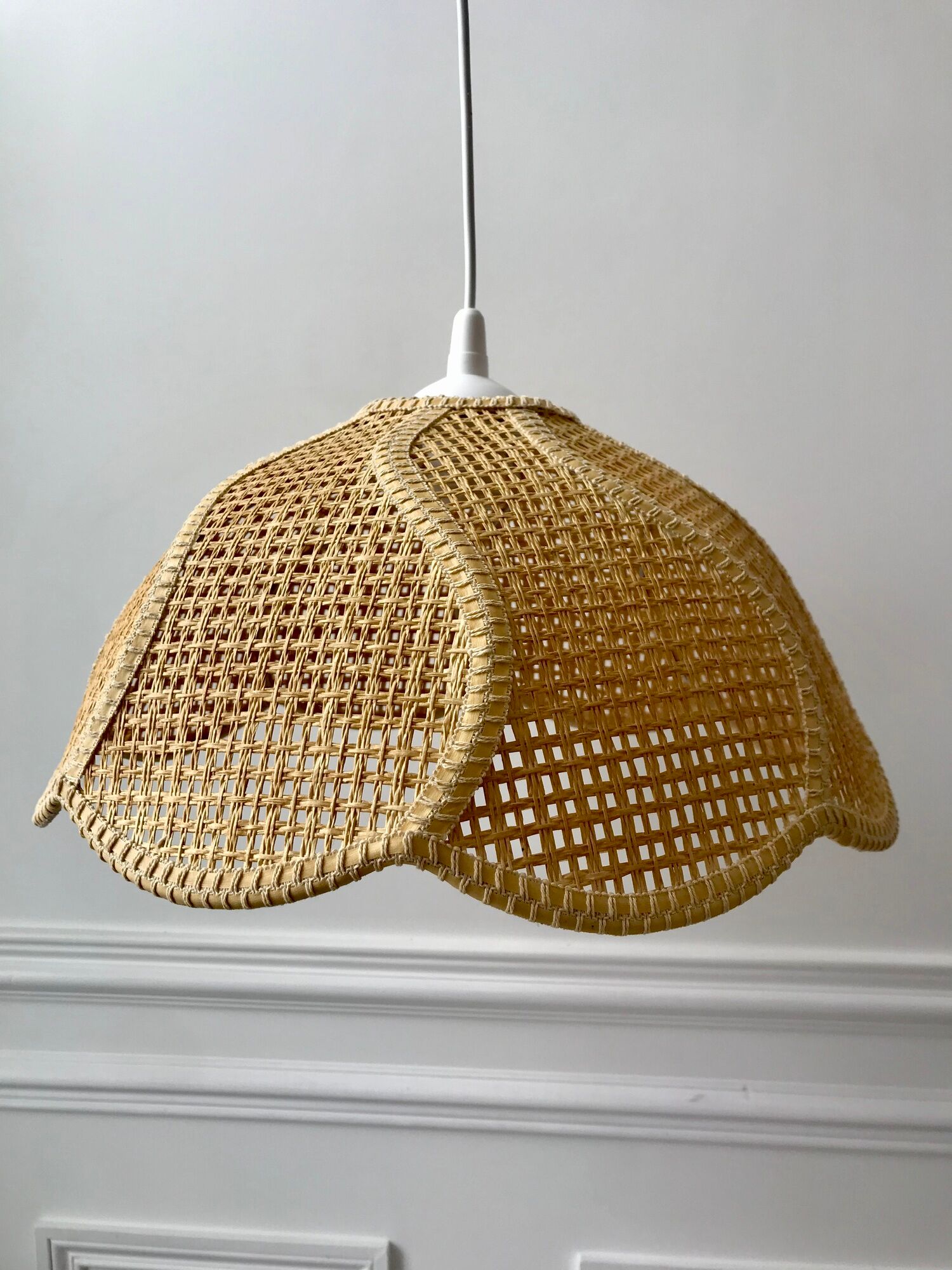 Lotus suspension / rattan petal and vintage beige canning 60s-70s
