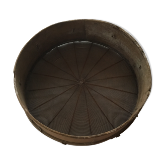 Round basket or sieve