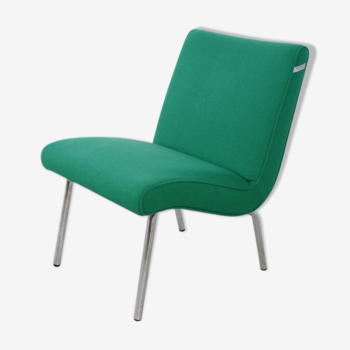 Green Vostra armchair designed by Jens Risom for Walter Knoll