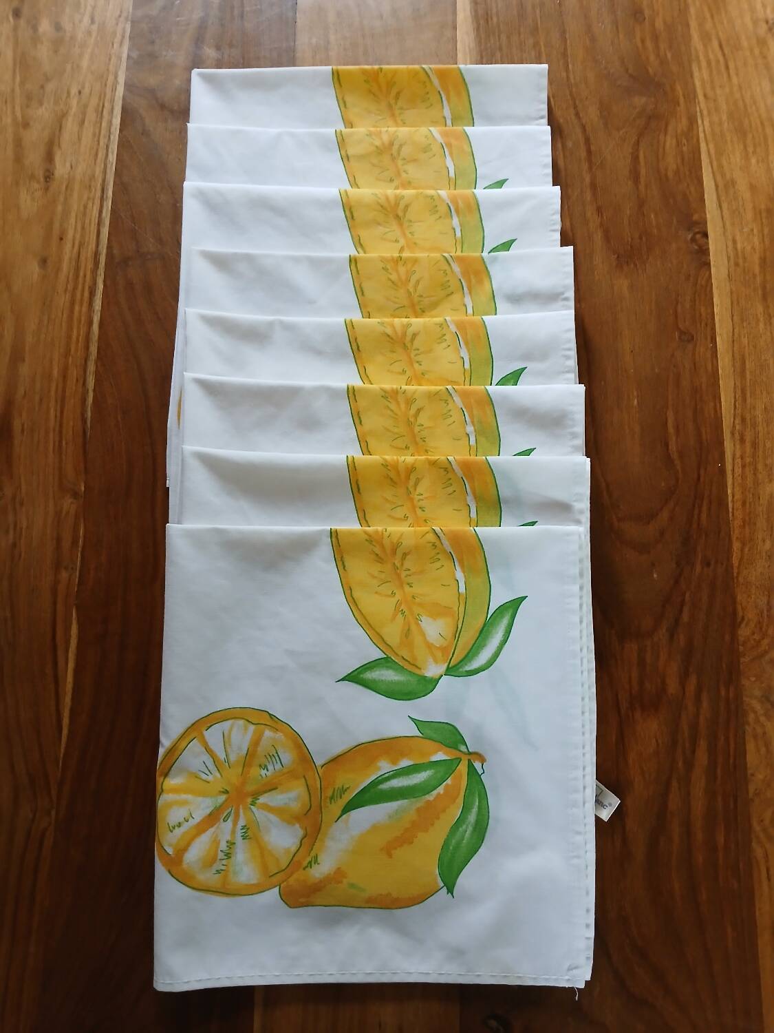 8 White Square Napkins