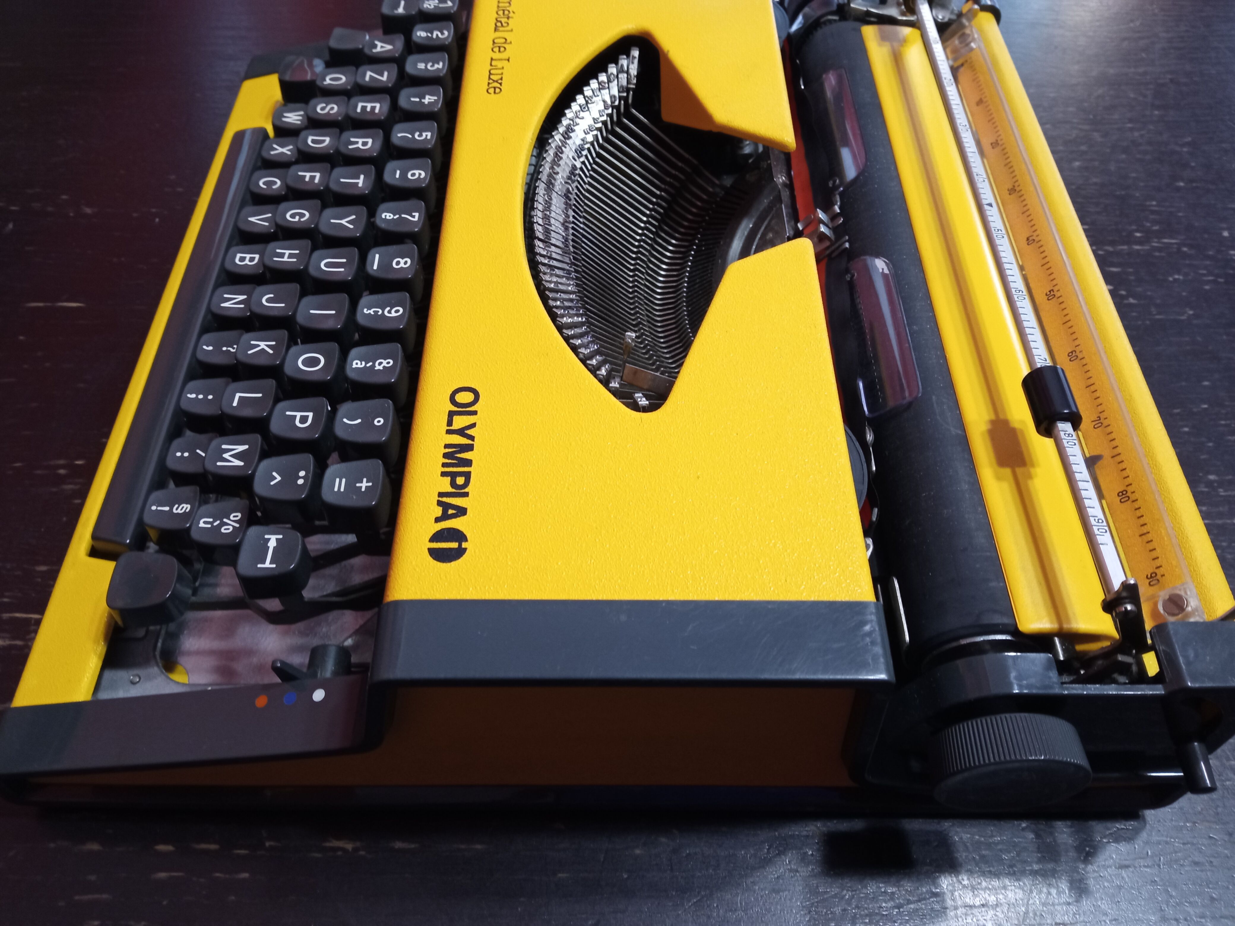 Luxury olympia dactymetal typewriter