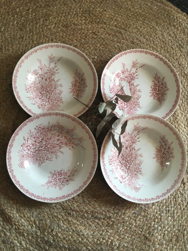 Set old hollow plates
