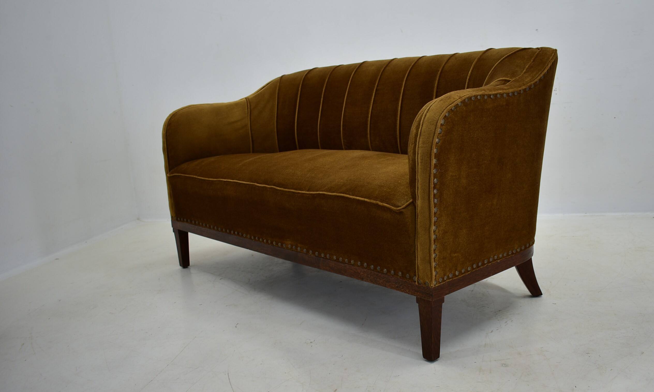 1930s Art Deco sofa, Czechoslovakia