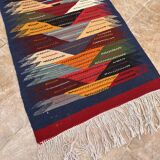 Petit tapis marocain, kilim picaso, tapis tissé plat, décoration