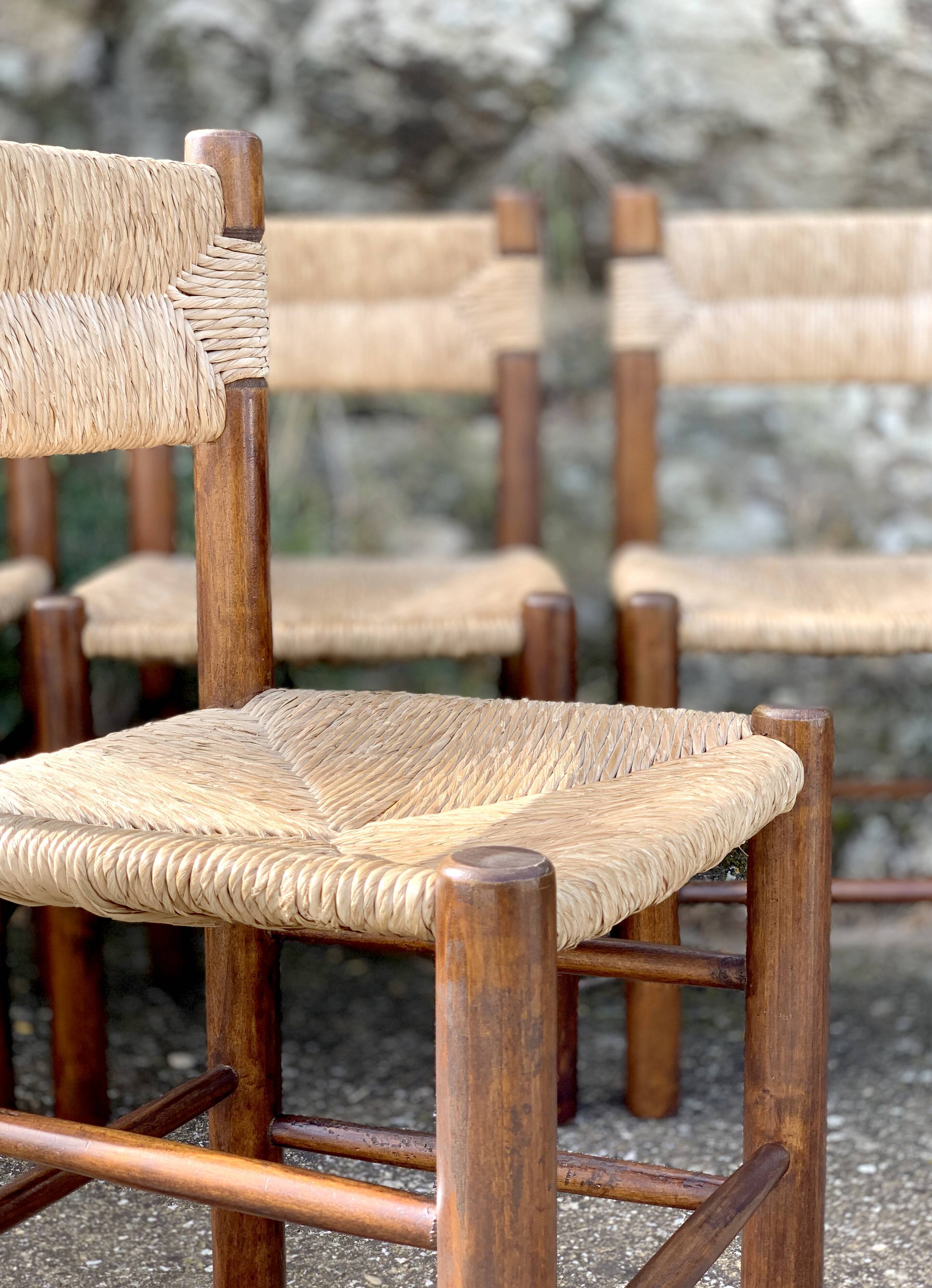 Série de 4 chaises modèle "Dordogne" éditées par Sentou