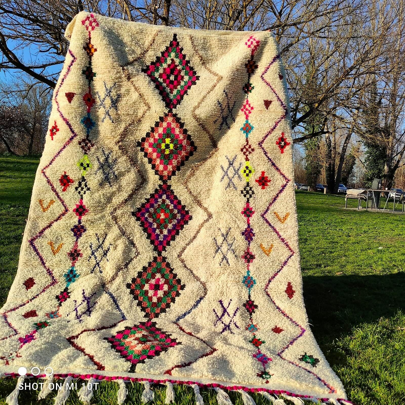 Berber carpet Azilal 2m70 on 1m65