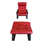 Fauteuil lounge et tabouret rétro danois vintage en cuir rouge par komfo